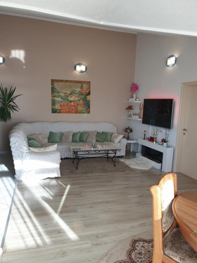 Apartmani Mlikotic Dugi Rat Buitenkant foto