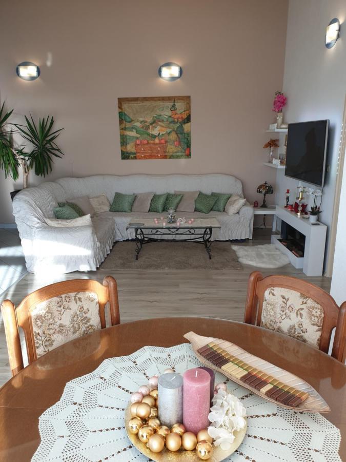 Apartmani Mlikotic Dugi Rat Buitenkant foto
