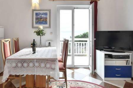 Apartmani Mlikotic Dugi Rat Buitenkant foto